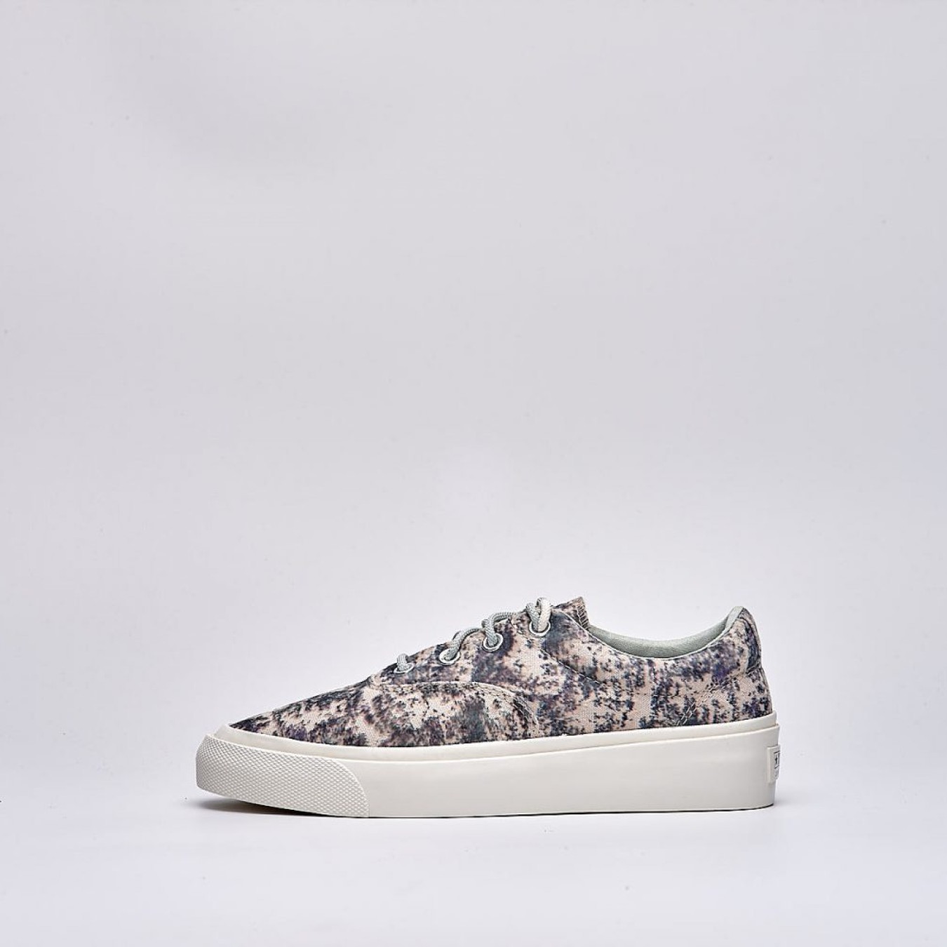 Converse Skid Grip OX x John Elliott