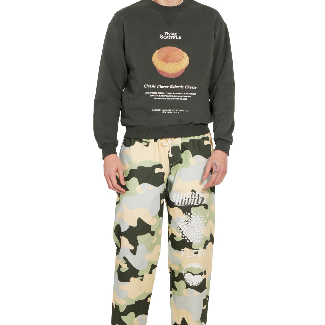 FLAN Souffle Crewneck