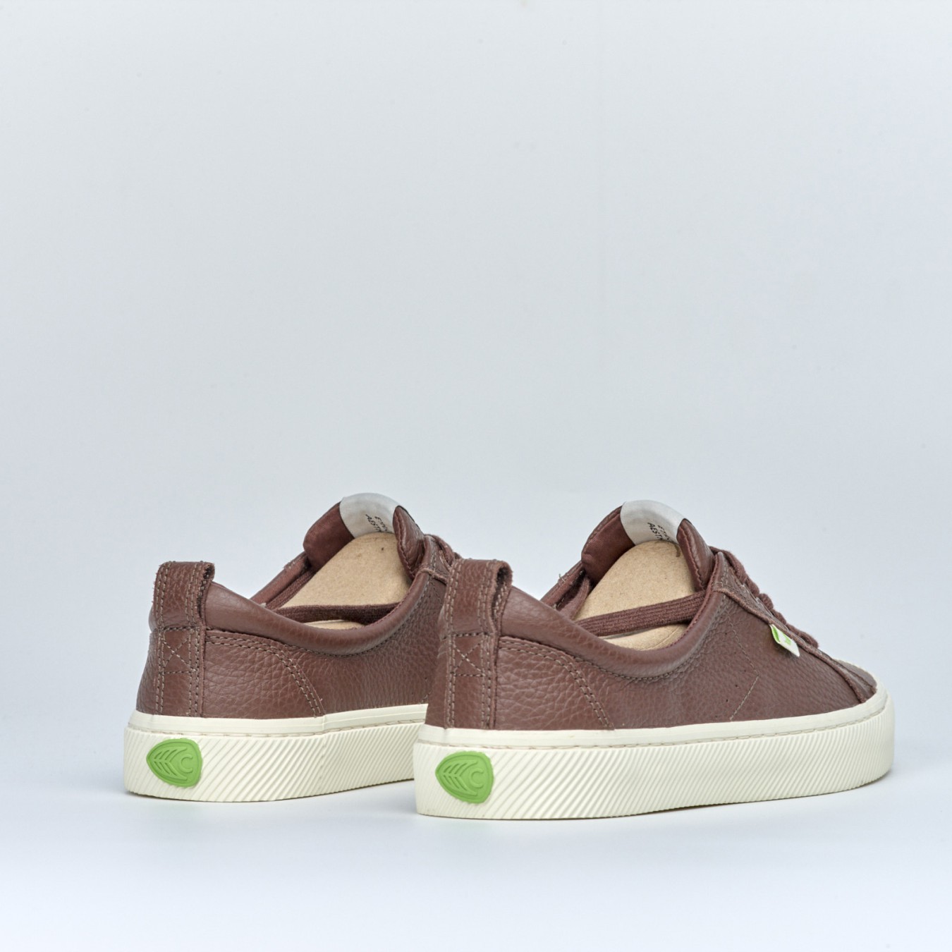 Cariuma OCA Low Premium Leather