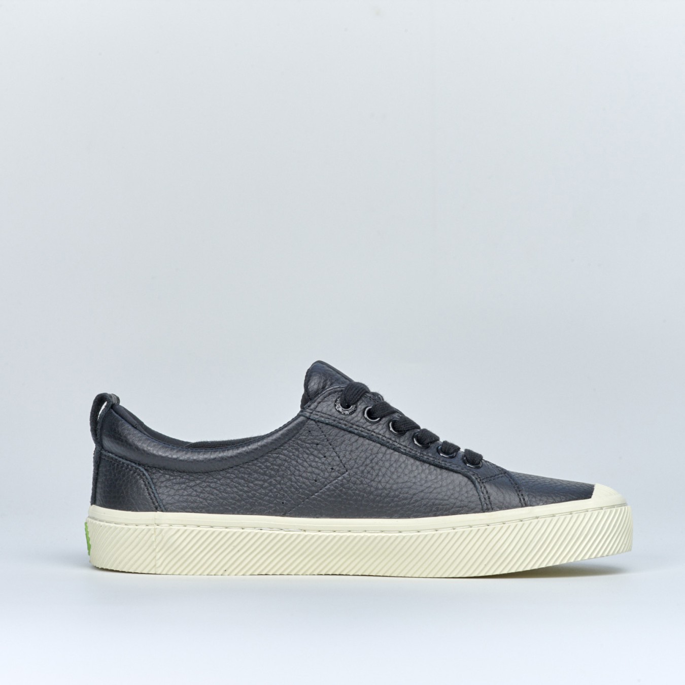 Cariuma OCA Low Premium Leather