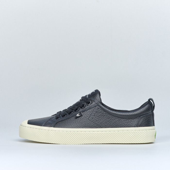 Cariuma OCA Low Premium Leather