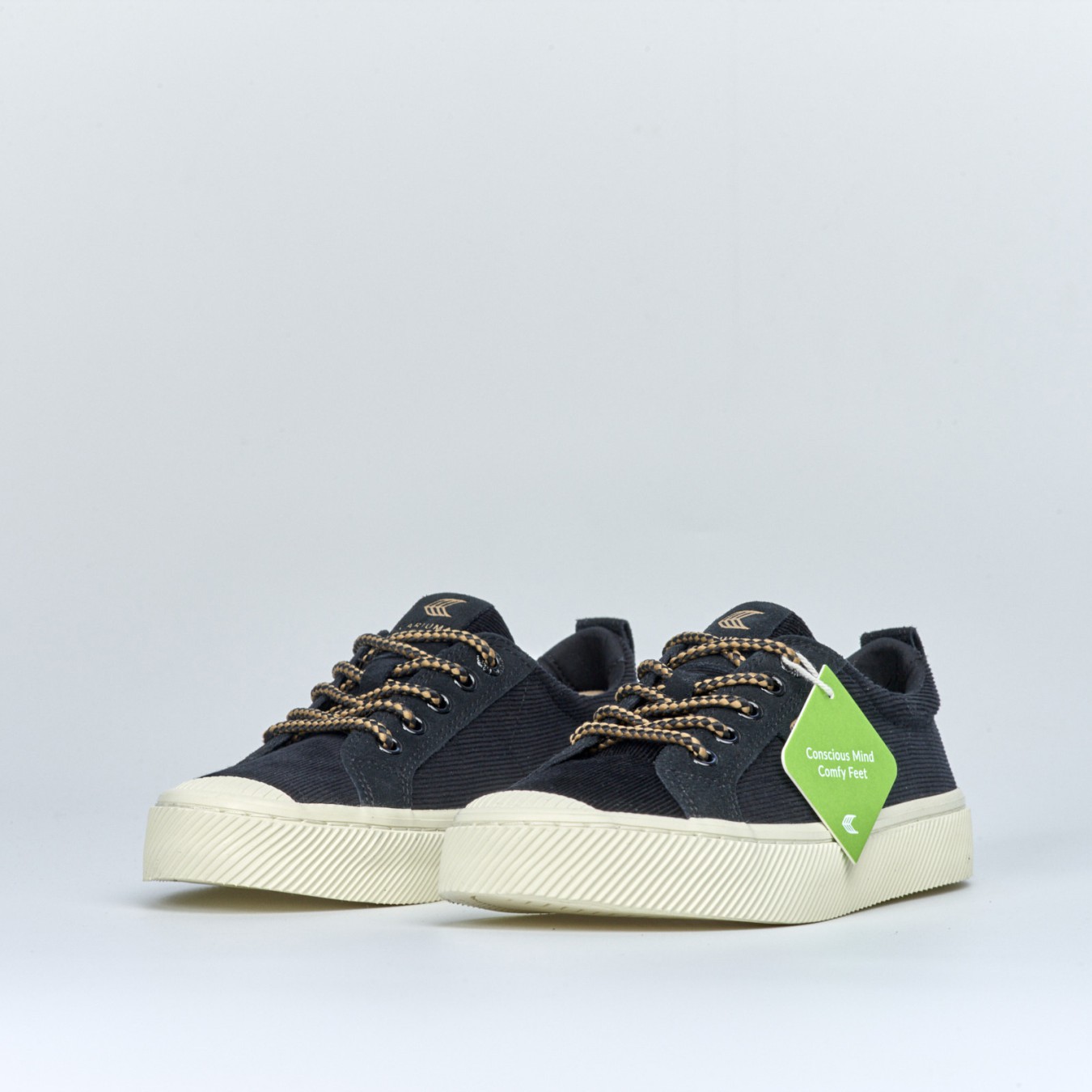 Cariuma OCA Low Corduroy W