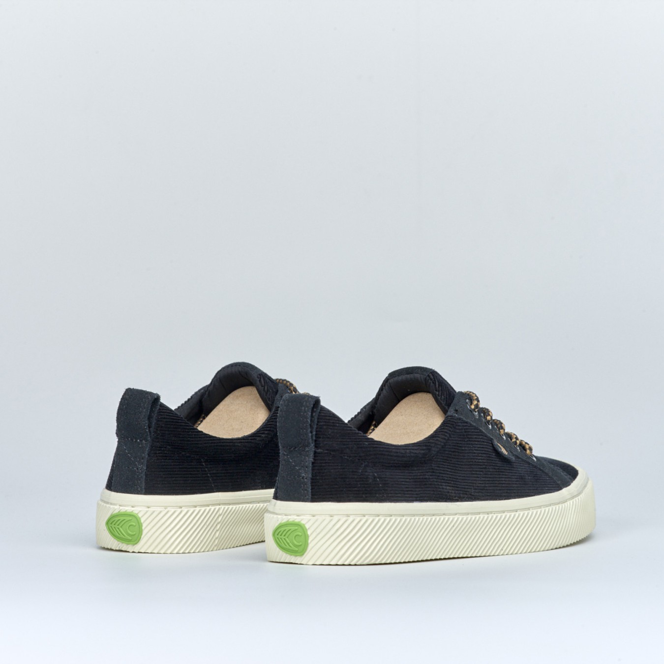 Cariuma OCA Low Corduroy W