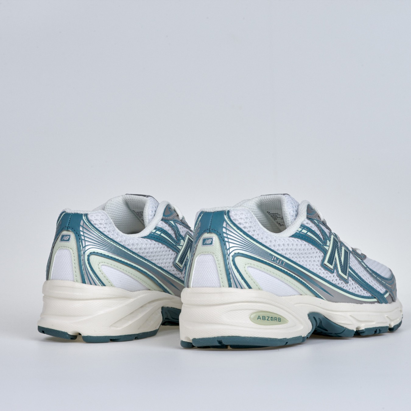 New Balance 740