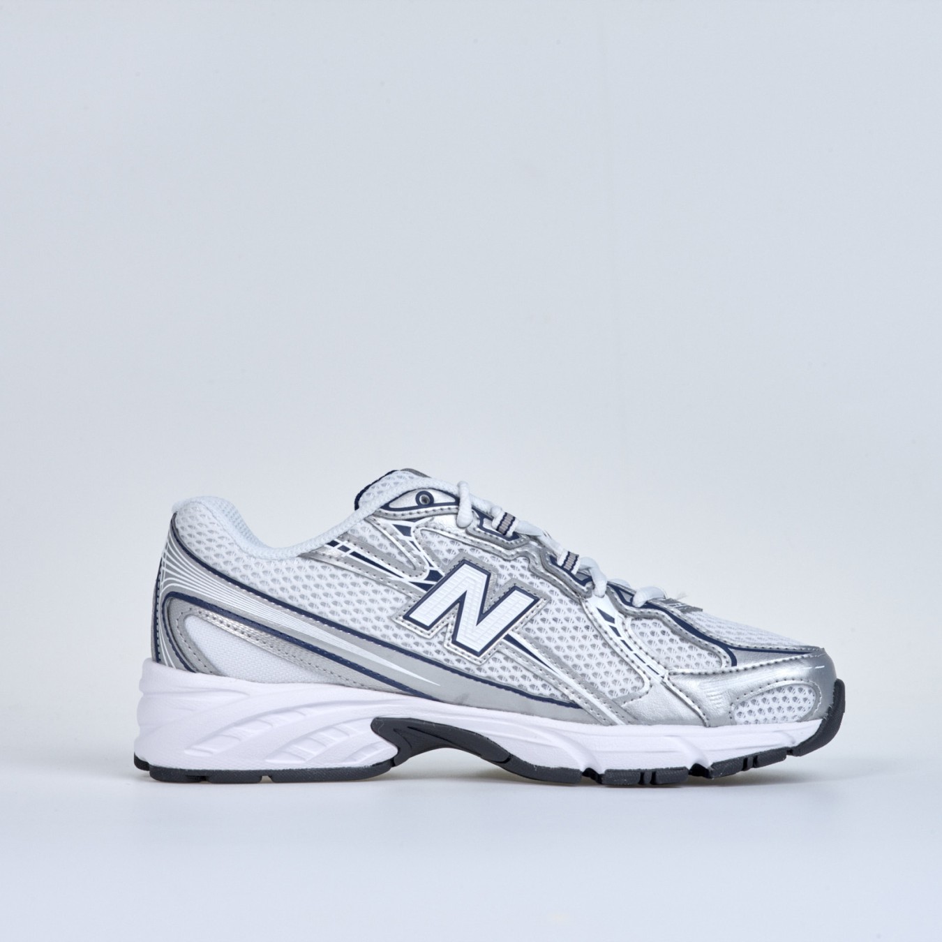 New Balance 740