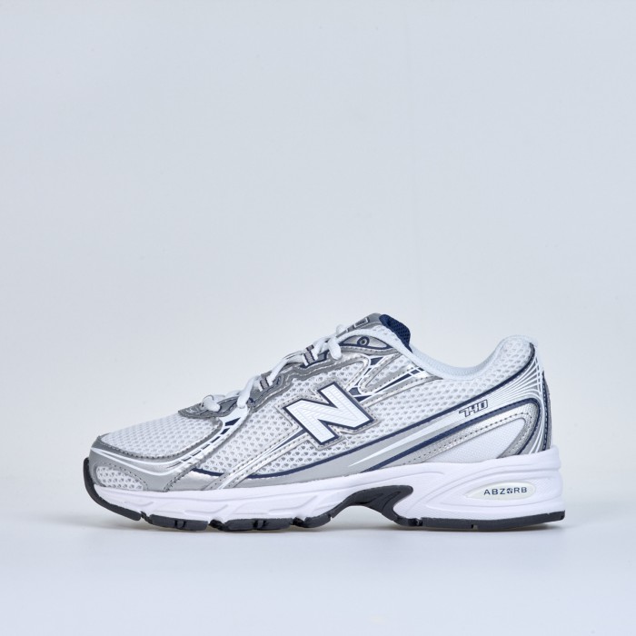 New Balance 740