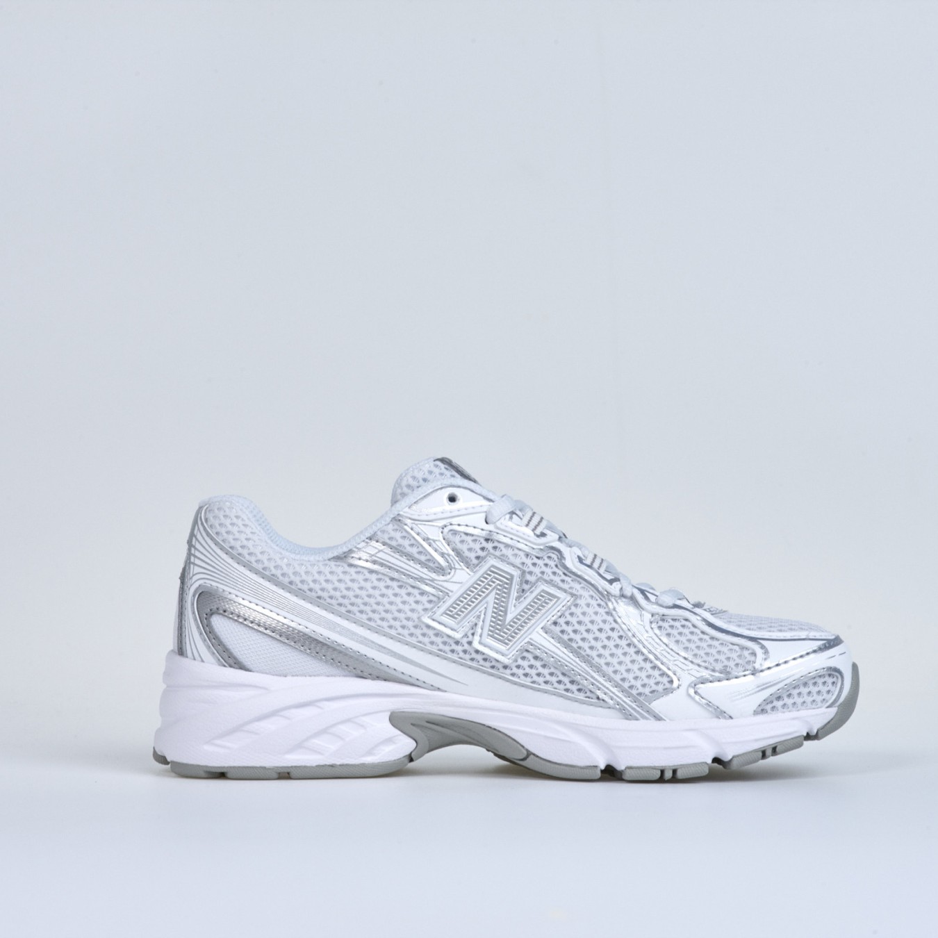 New Balance 740