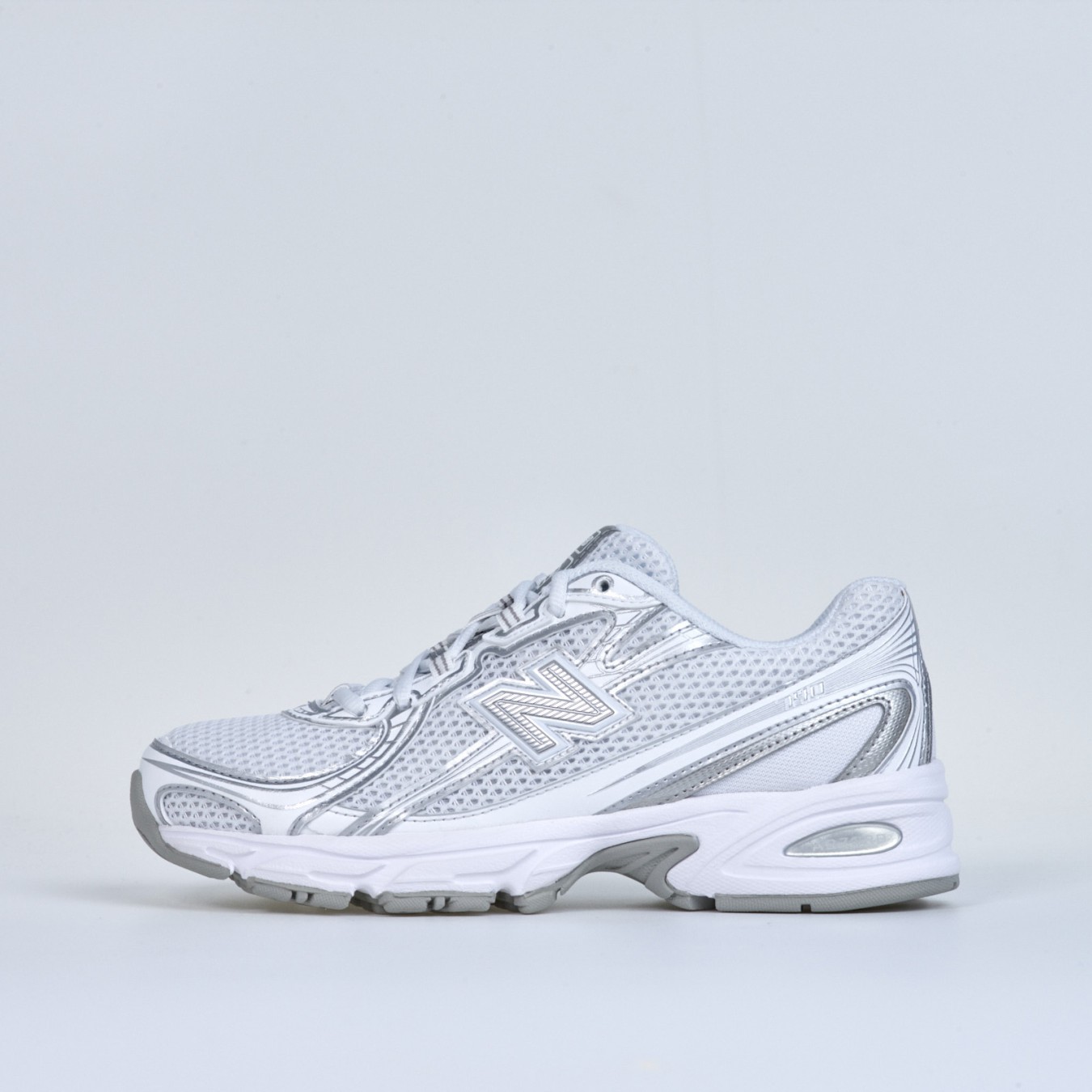 New Balance 740