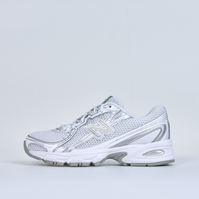 New Balance 740