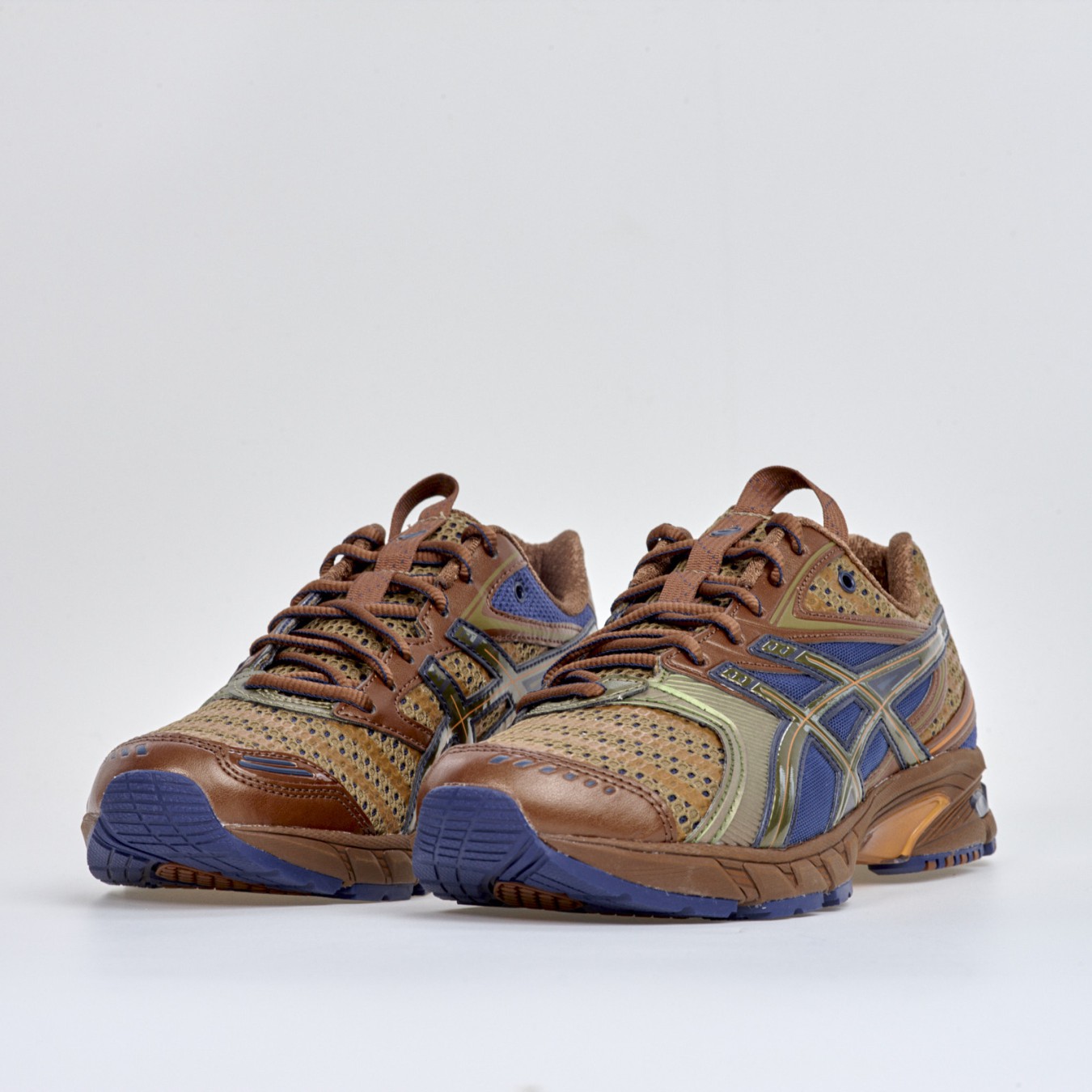 ASICS UB9-S GEL-DS Trainer 14