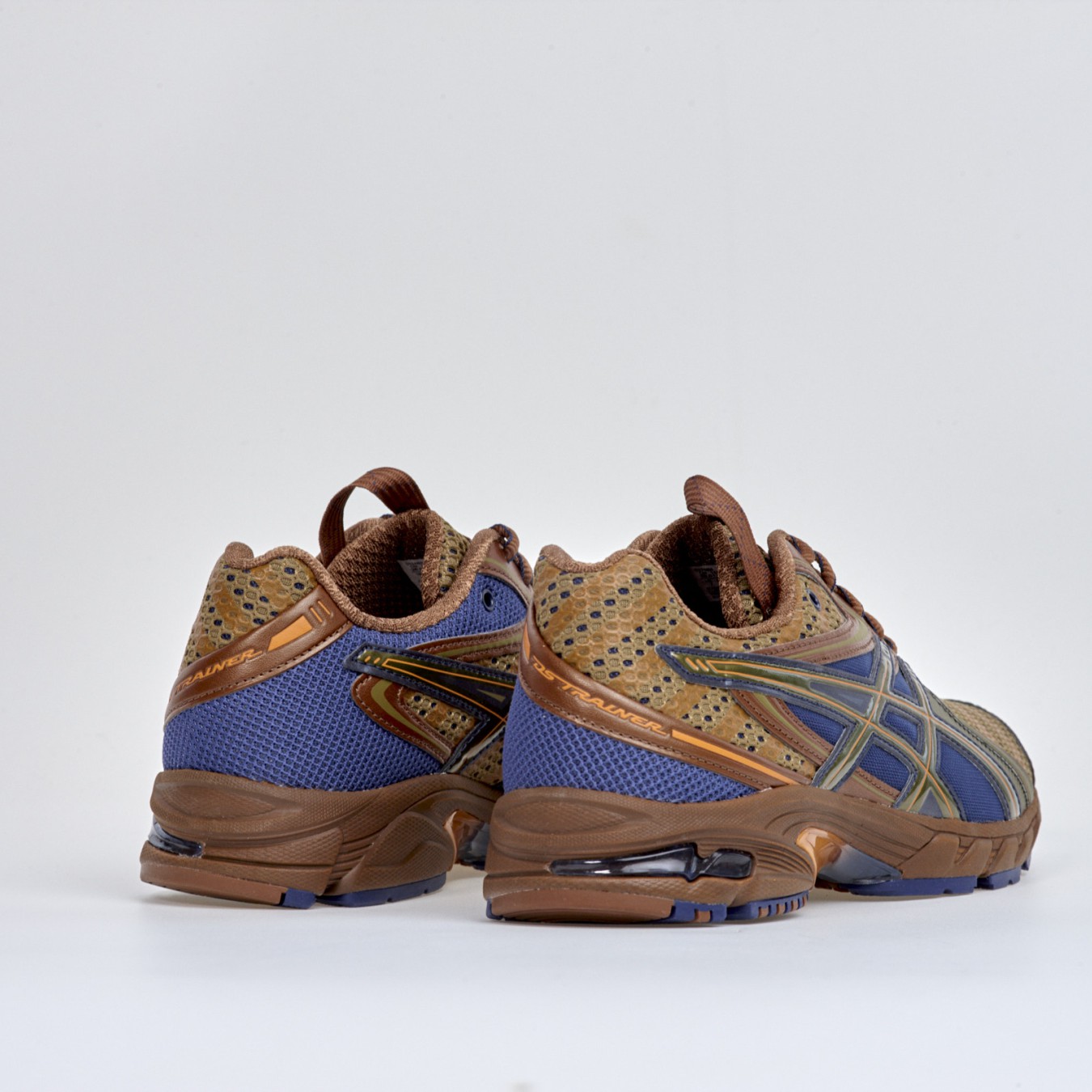 ASICS UB9-S GEL-DS Trainer 14