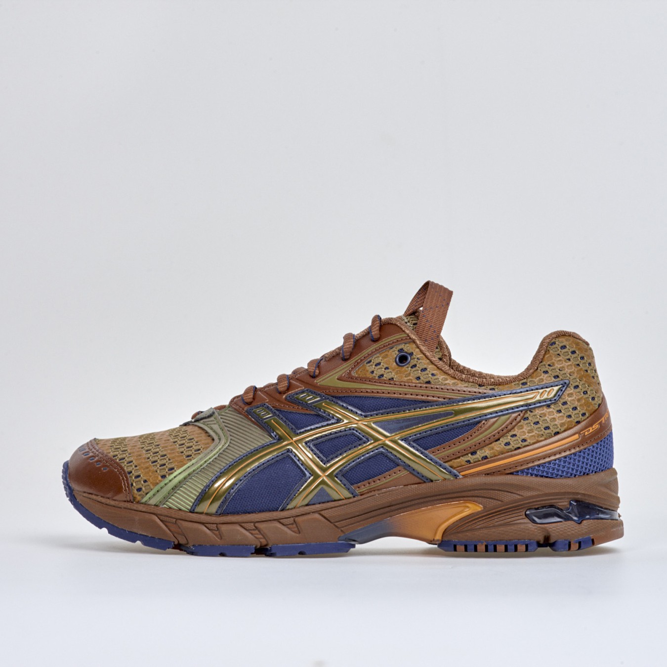 ASICS UB9-S GEL-DS Trainer 14