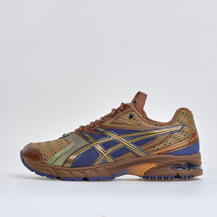ASICS UB9-S GEL-DS Trainer 14