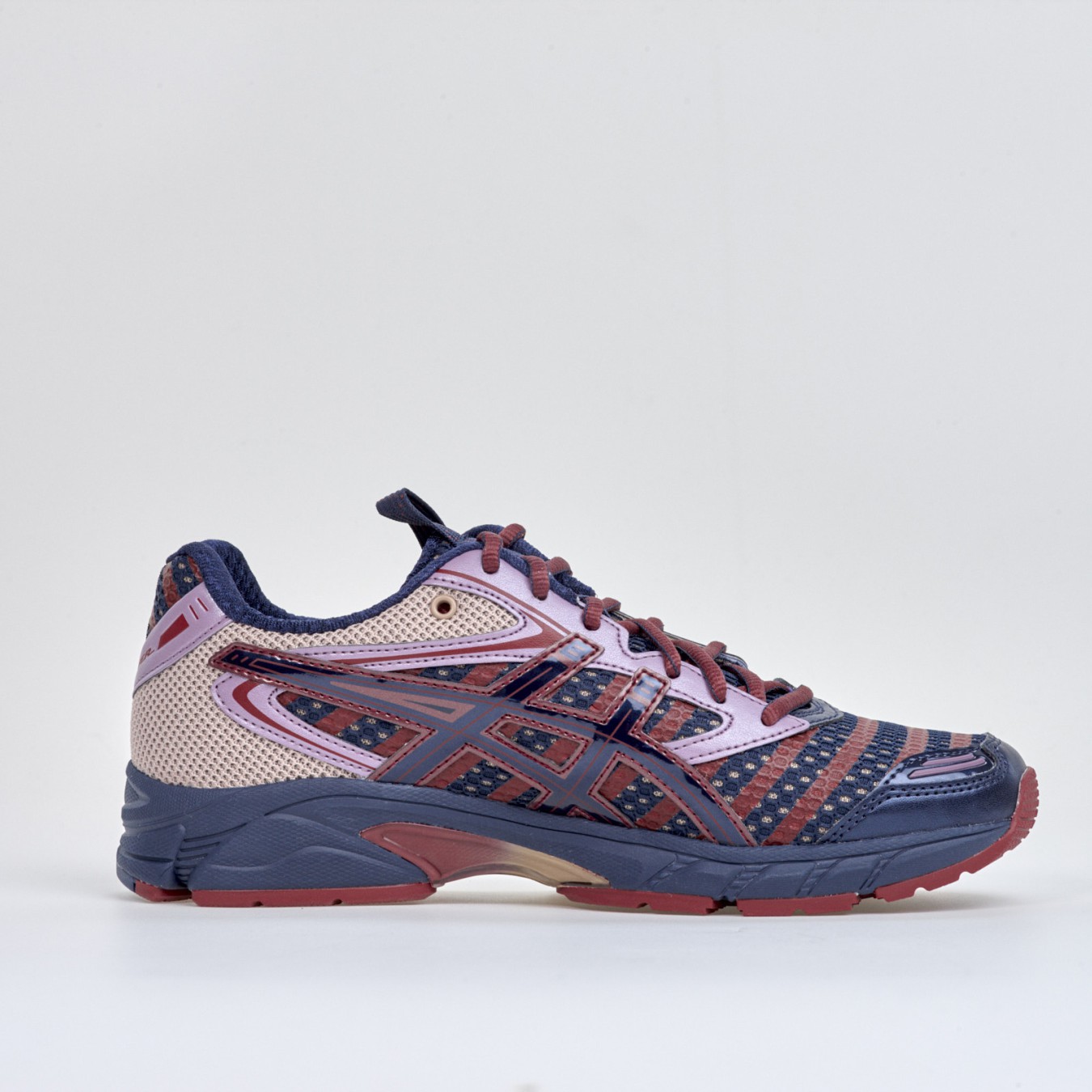 ASICS UB9-S GEL-DS Trainer 14