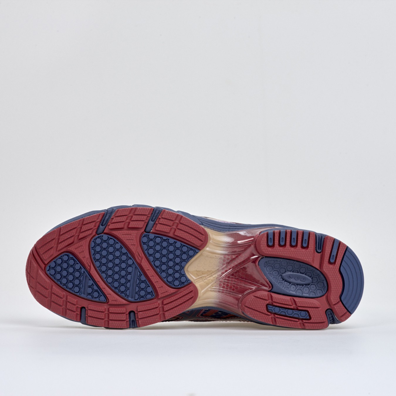 ASICS UB9-S GEL-DS Trainer 14
