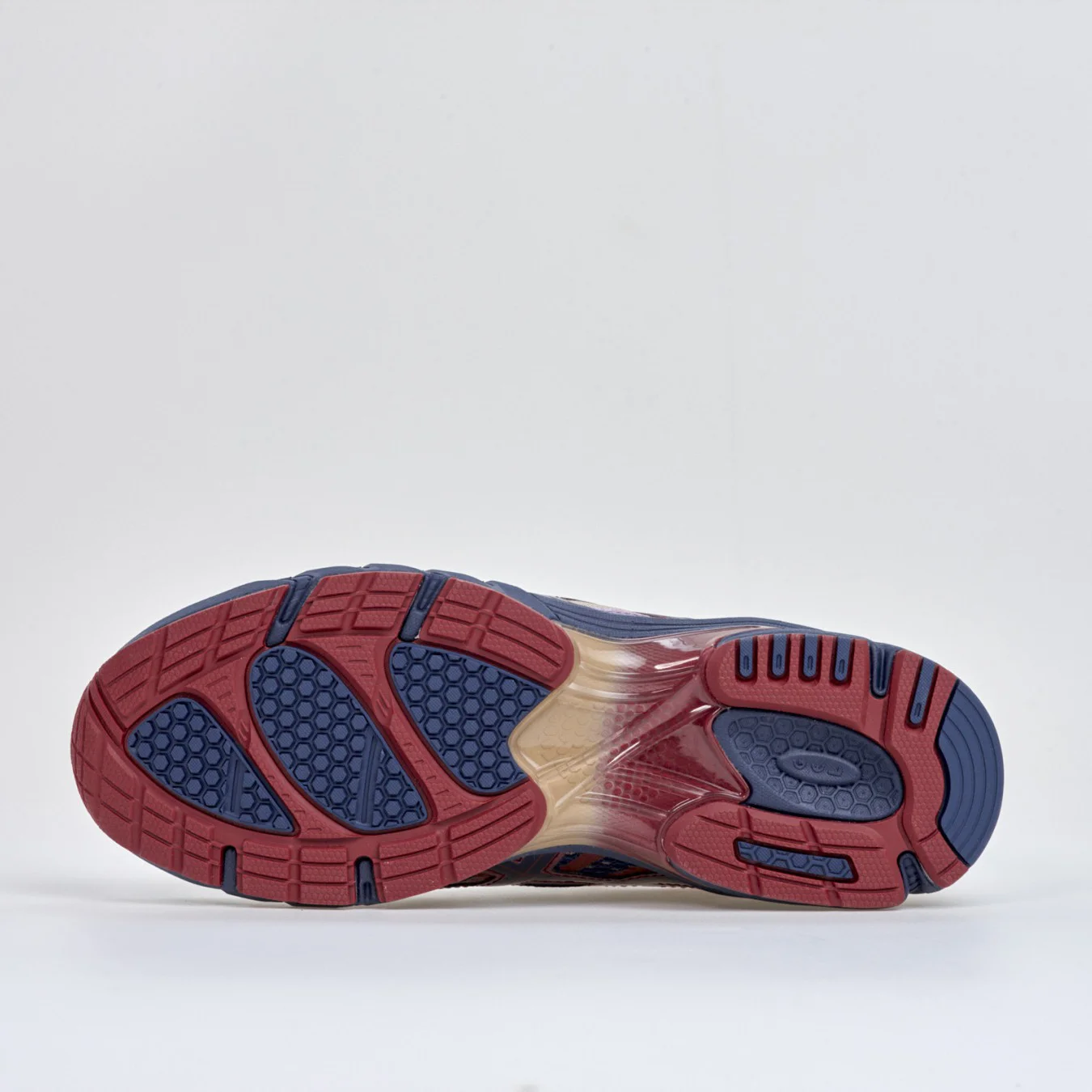 ASICS UB9-S GEL-DS Trainer 14