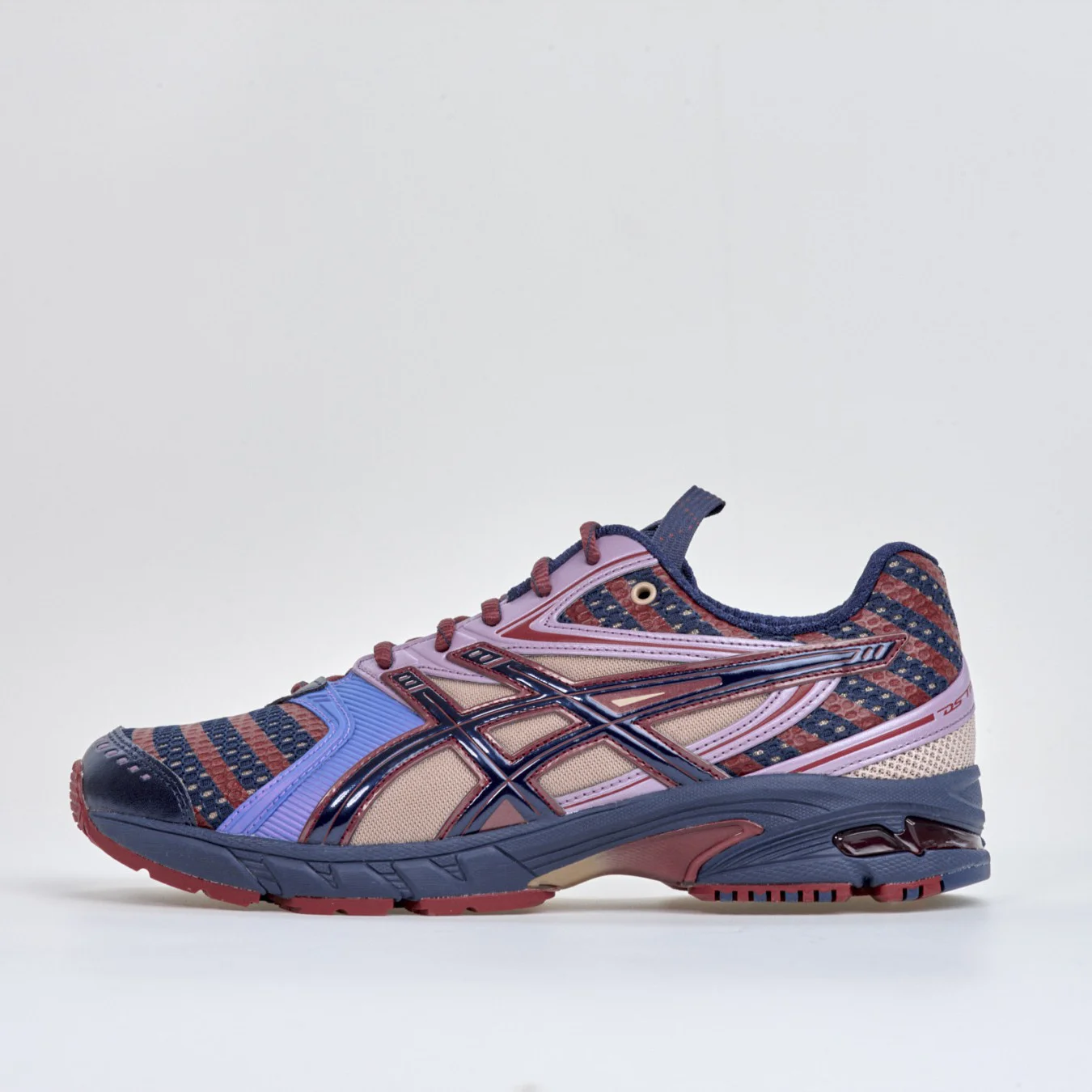ASICS UB9-S GEL-DS Trainer 14