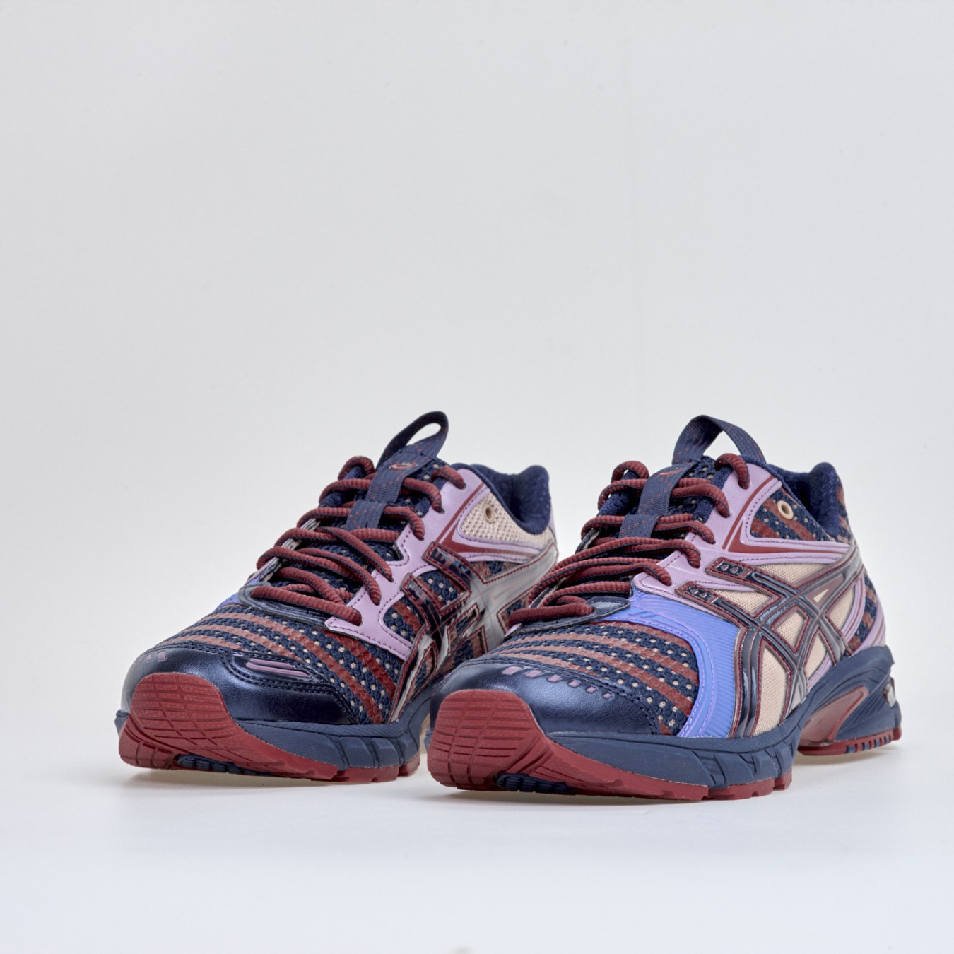 ASICS UB9-S GEL-DS Trainer 14