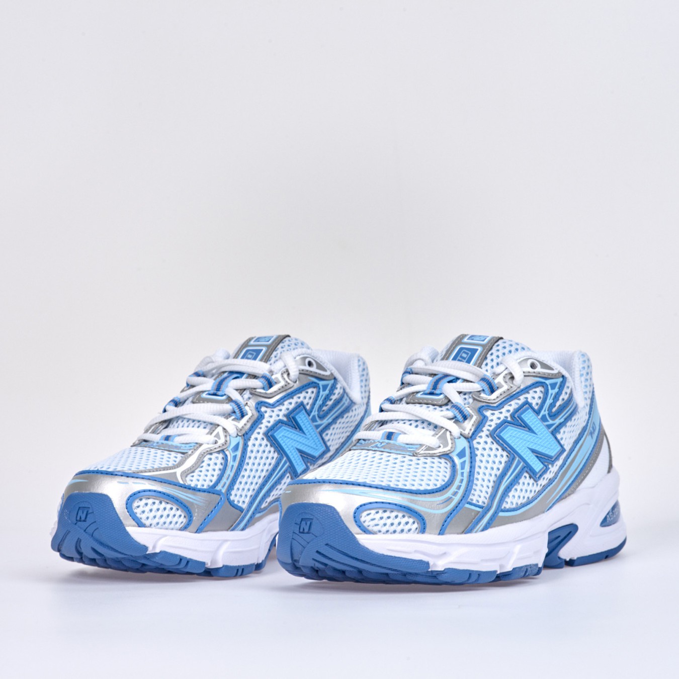 New Balance 740