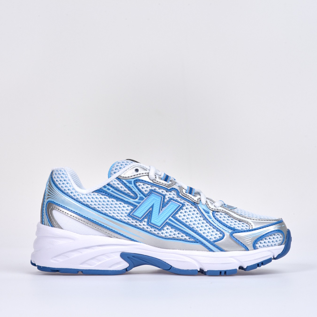 New Balance 740