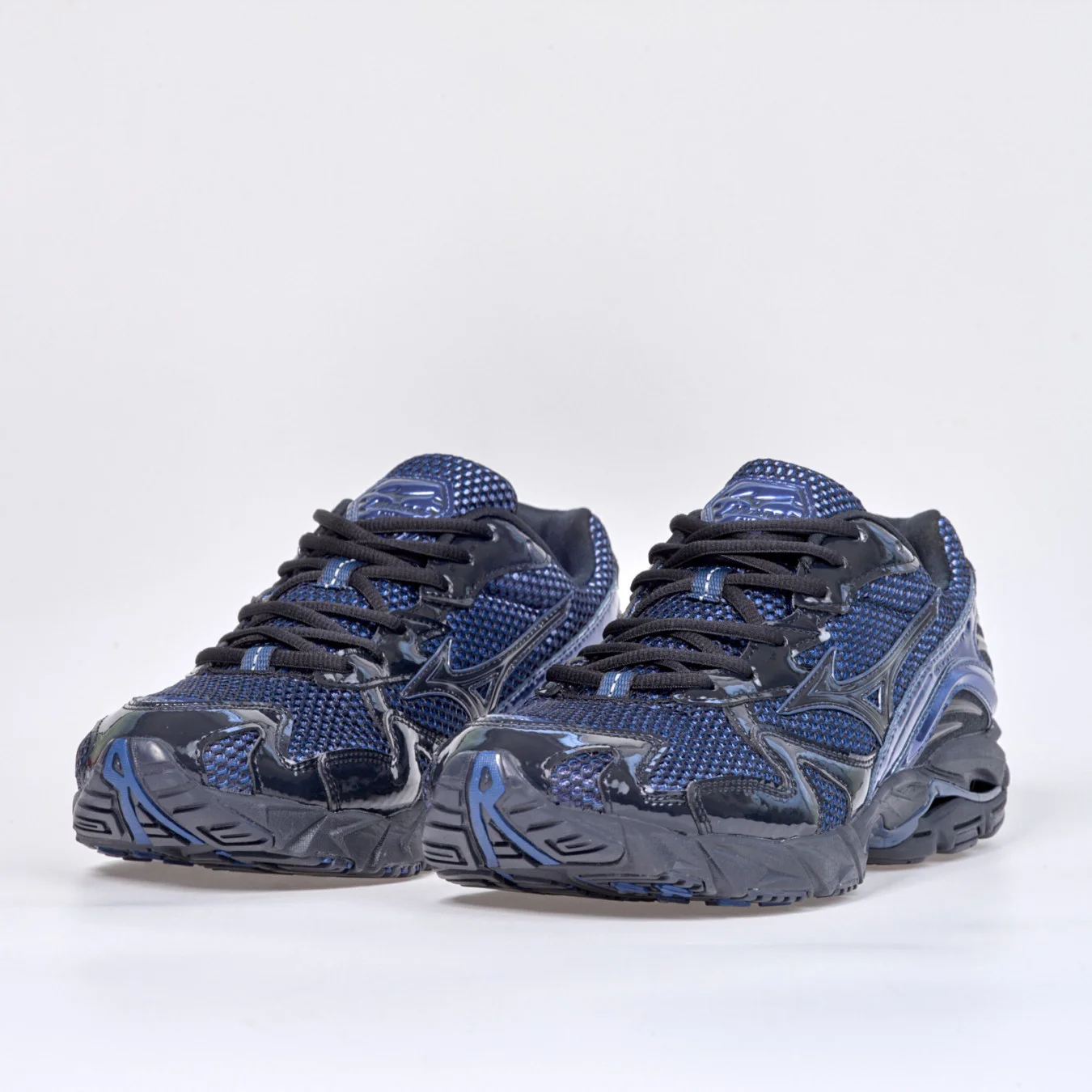 Mizuno x END. Wave Rider 10 'North Sea' 