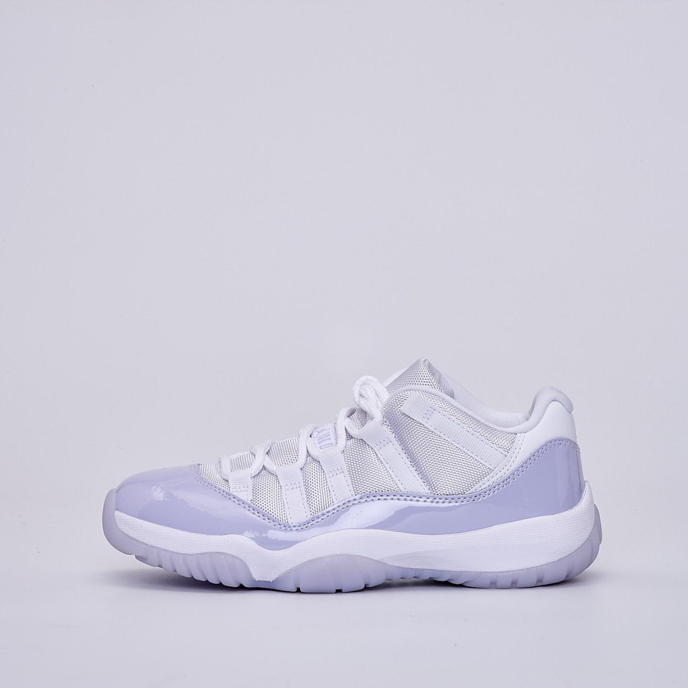 Air Jordan 11 Retro Low W