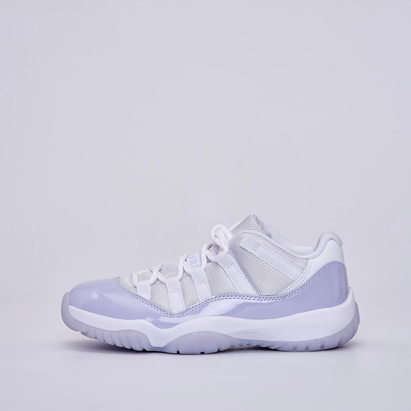 Air Jordan 11 Retro Low W