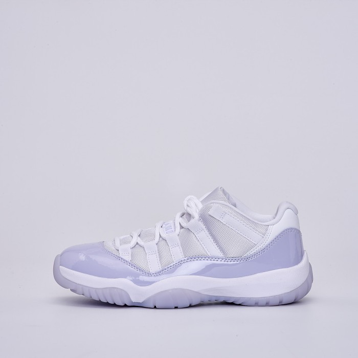 Air Jordan 11 Retro Low W