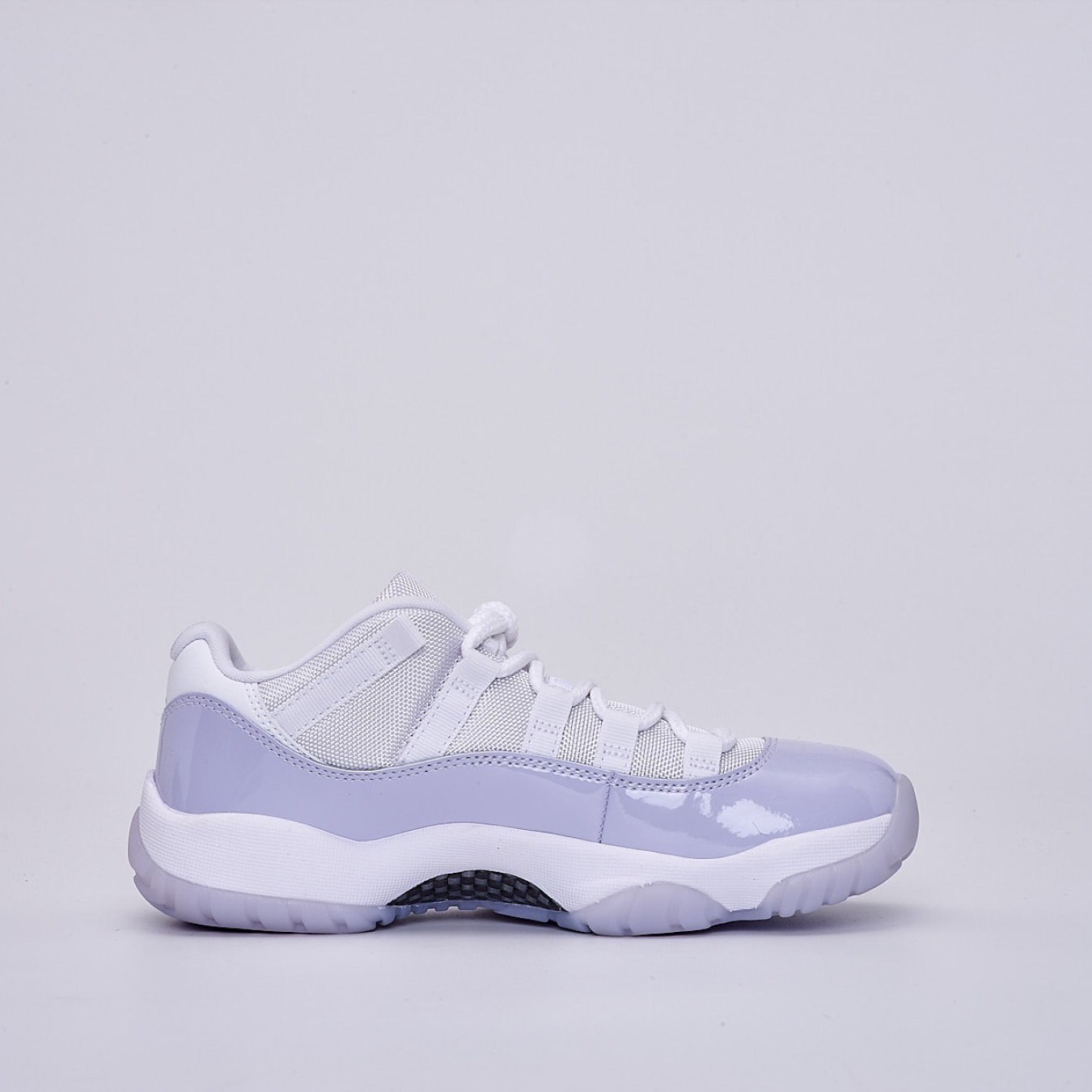 Air Jordan 11 Retro Low W