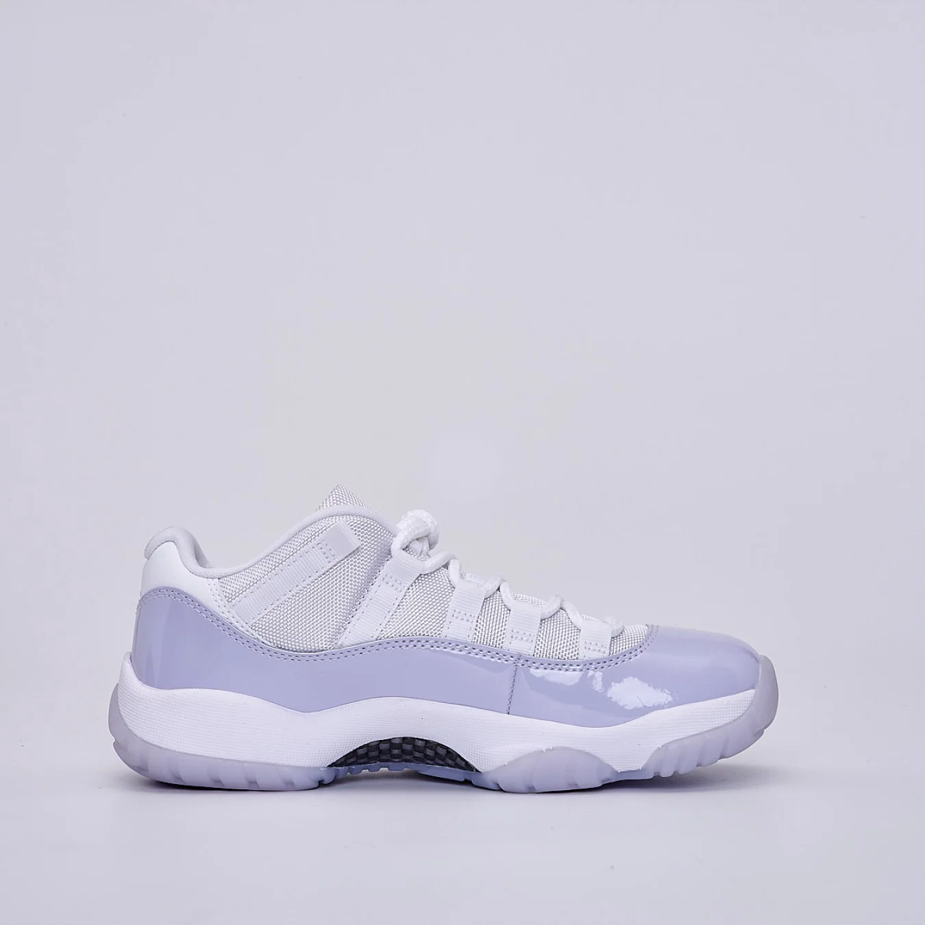 Air Jordan 11 Retro Low W