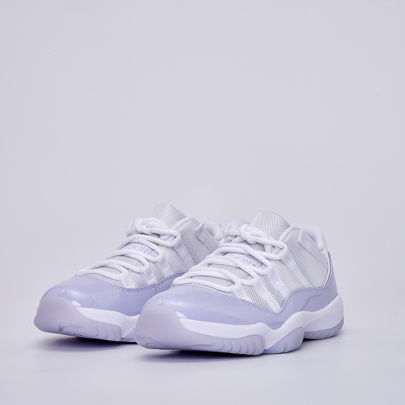 Air Jordan 11 Retro Low W