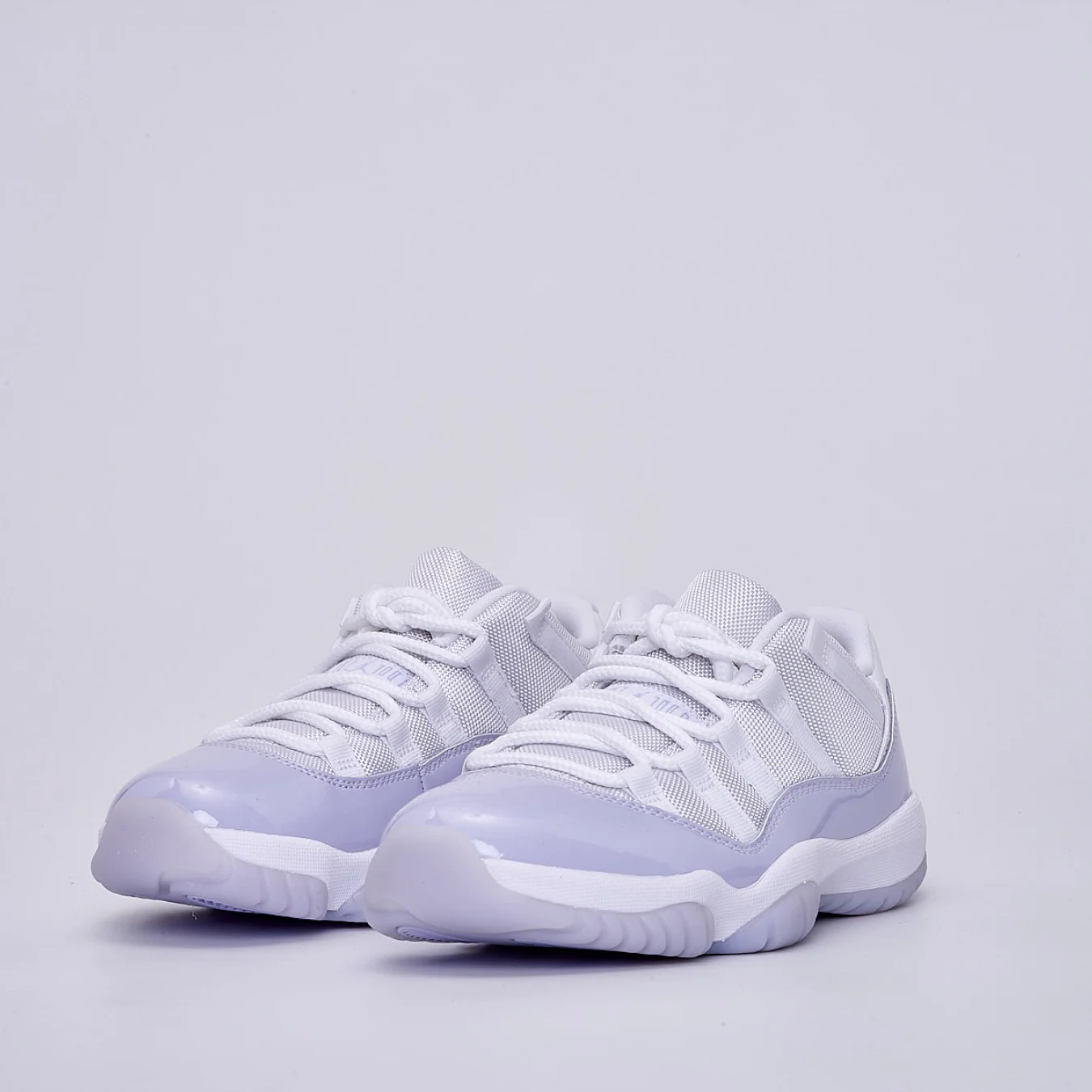Air Jordan 11 Retro Low W