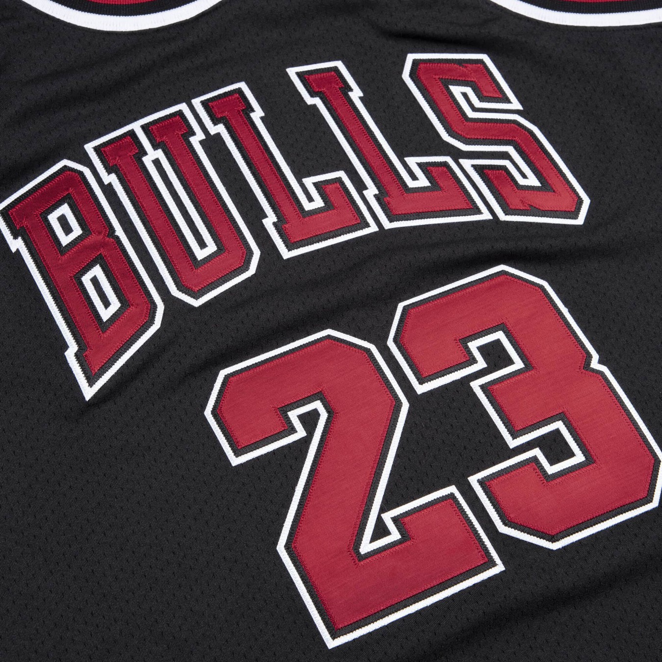 Mitchell & Ness Authentic Jersey Chicago Bulls Alternate 1997-98 Michael Jordan