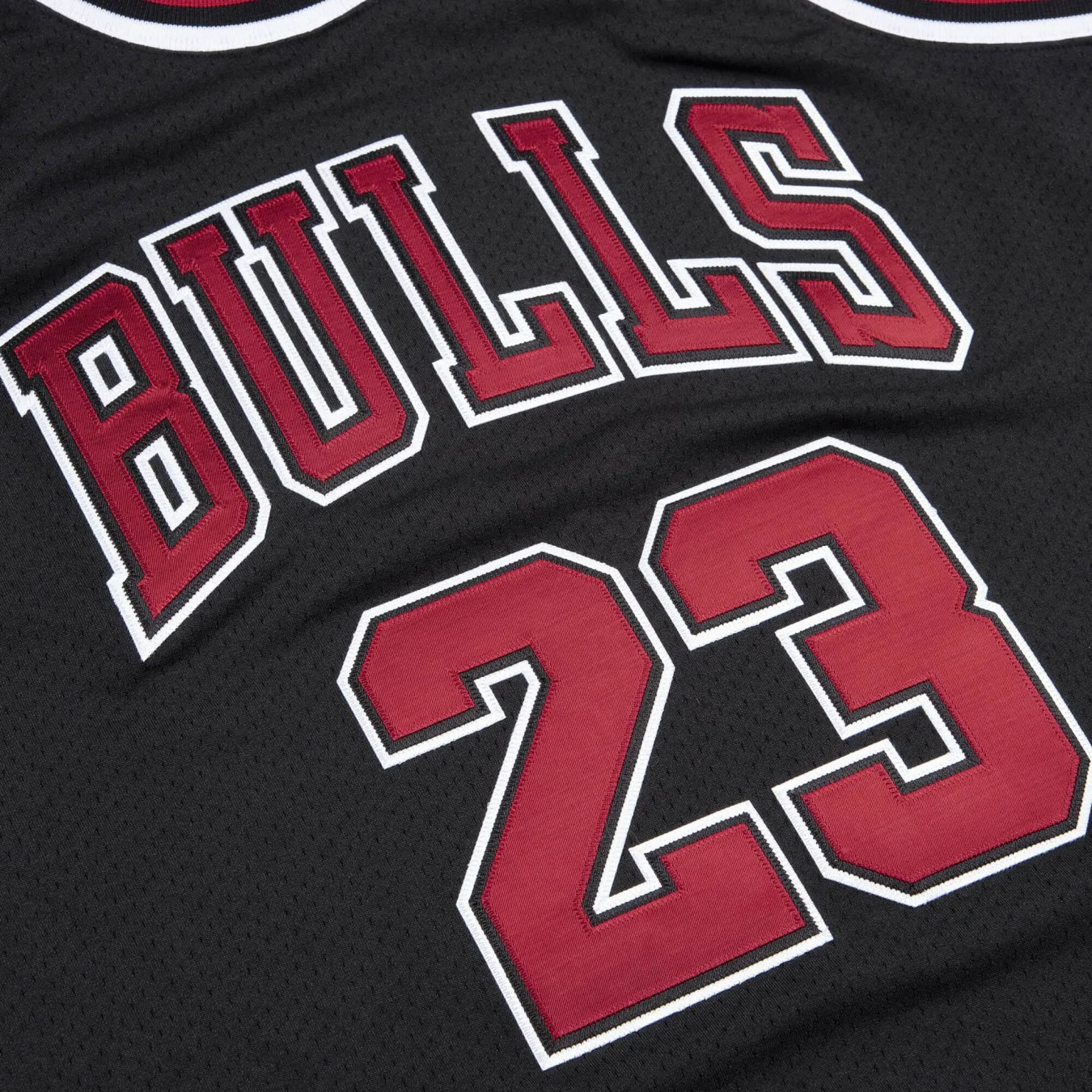 Mitchell & Ness Authentic Jersey Chicago Bulls Alternate 1997-98 Michael Jordan