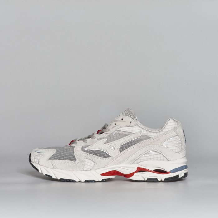 Mizuno Wave Rider 10 x Highsnobiety