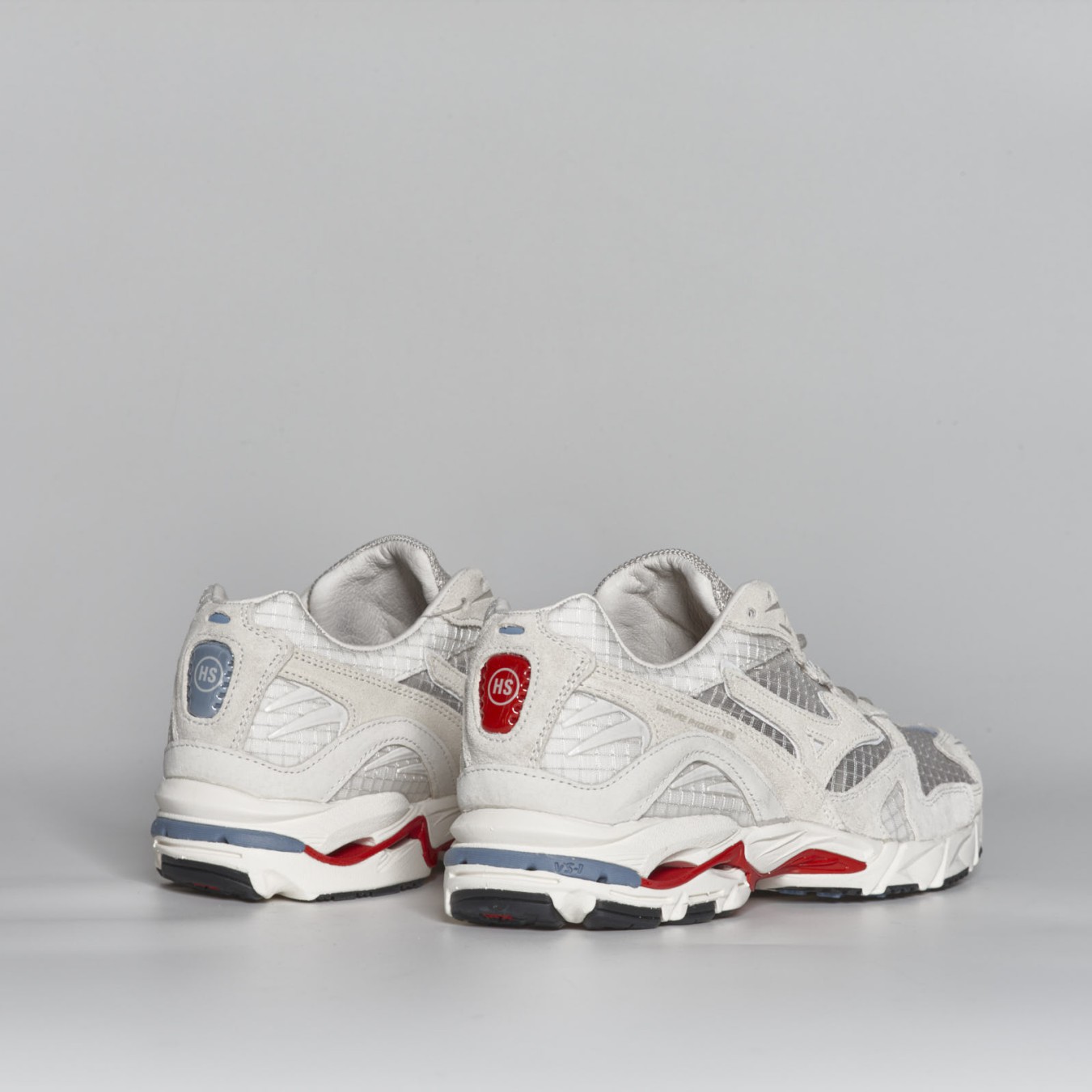 Mizuno Wave Rider 10 x Highsnobiety