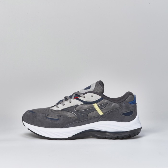 Mizuno Wave Rider β x Graphpaper