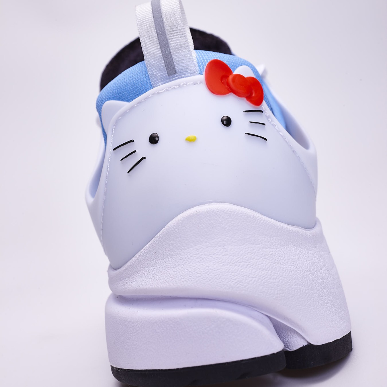 Nike x Hello Kitty Air Presto QS