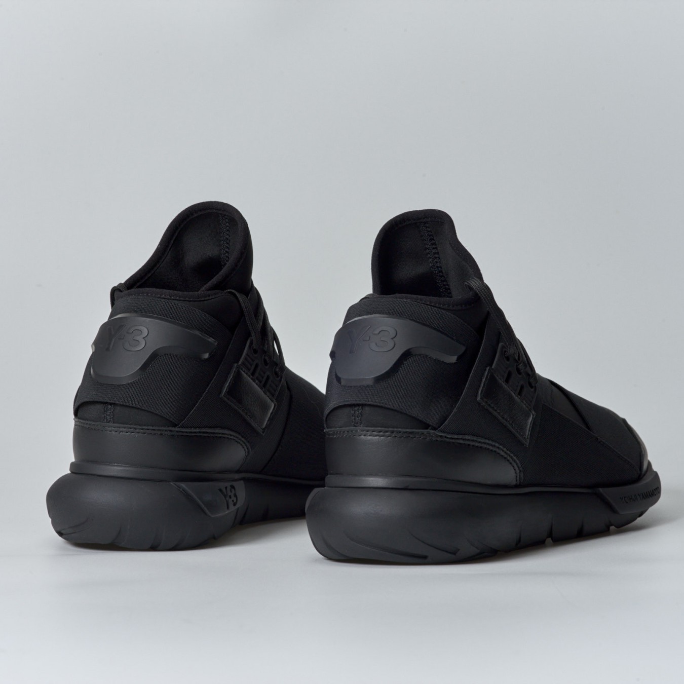 Y-3 Qasa