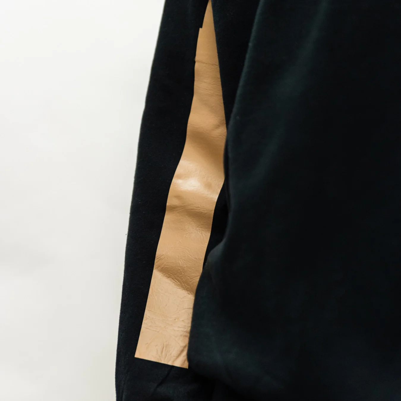MiDNIGHT Goya Sweater