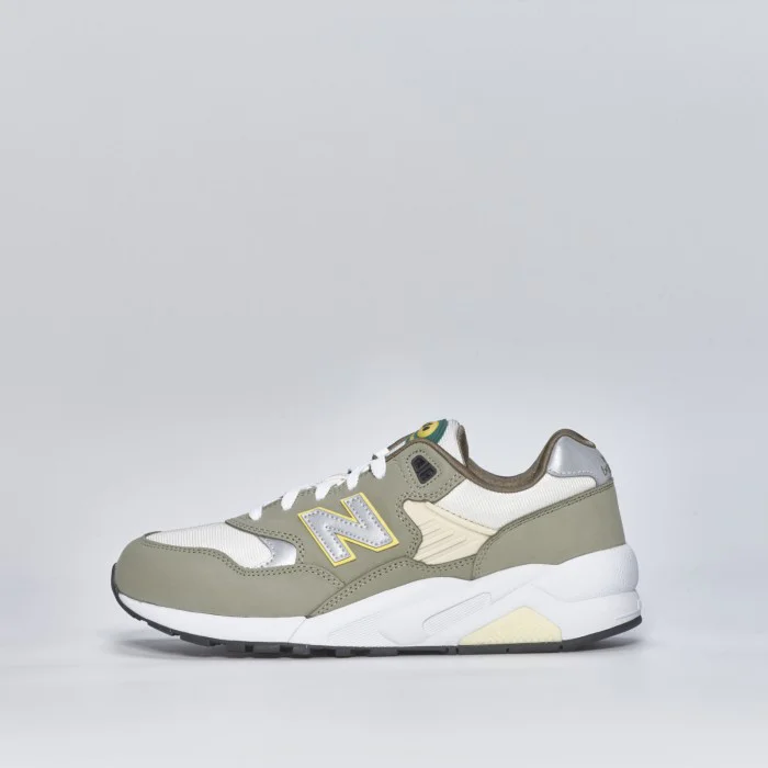 New Balance 580
