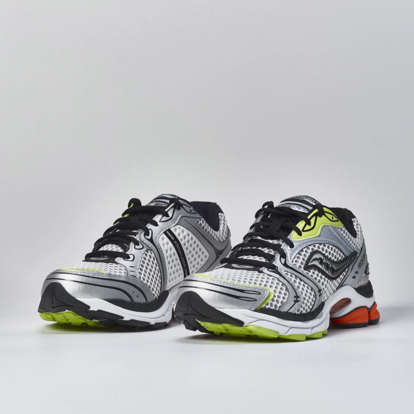 Saucony Pro Grid Triumph 4 x Highsnobiety
