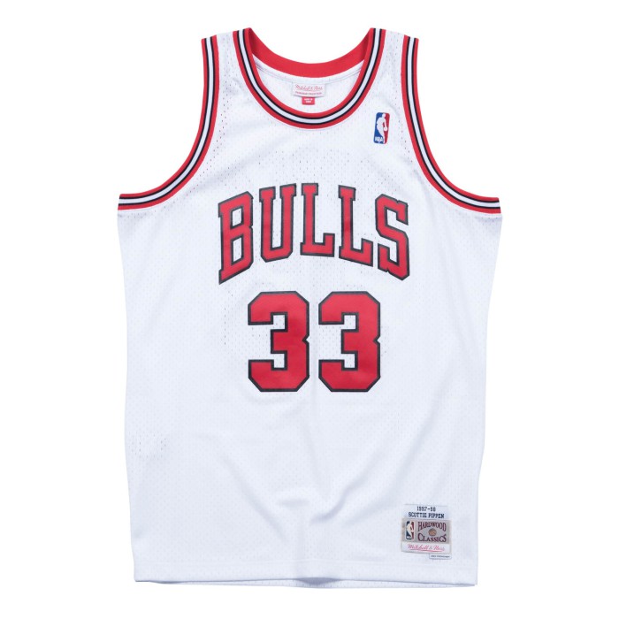 Mitchell & Ness Swingman Jersey Chicago Bulls Home 1997-98 Scottie Pippen