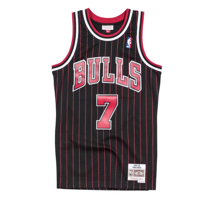 Mitchell & Ness Swingman Jersey Chicago Bulls 1995-96  Toni Kukoc