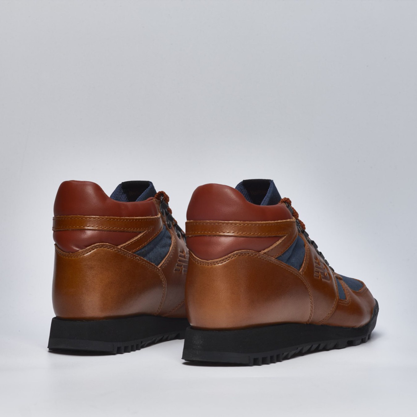 New Balance Rainier